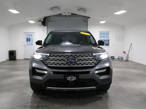 Used 2023 Ford Explorer Limited image 3