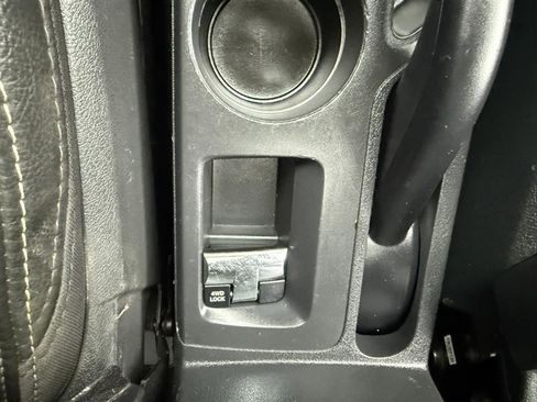 Used 2015 Jeep Compass High Altitude image 35