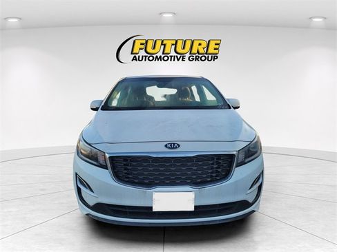 Used 2020 Kia Sedona L image 2