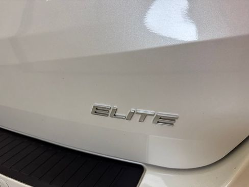 Used 2023 Honda Odyssey Elite image 11