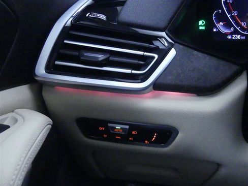 Used 2022 BMW X5 xDrive40i w/ Premium Package image 19