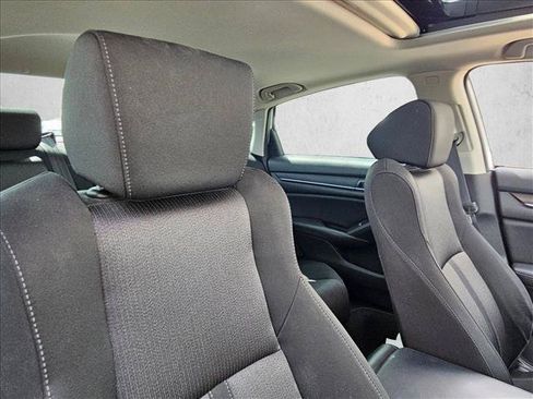 Used 2018 Honda Accord EX image 17