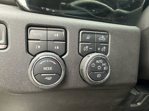 Used 2025 Chevrolet Silverado 2500 LTZ w/ LTZ Plus Package AWD/4WD image 17