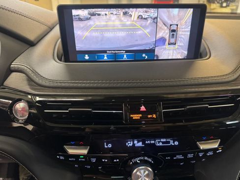 Certified 2024 Acura MDX SH-AWD w/ Advance Package image 21