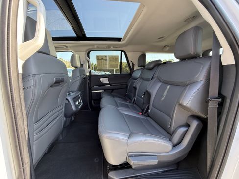 Used 2025 Ford Expedition Max Active image 24