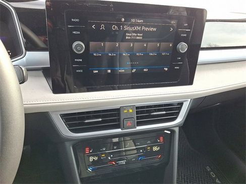 New 2026 Volkswagen Taos SE image 8