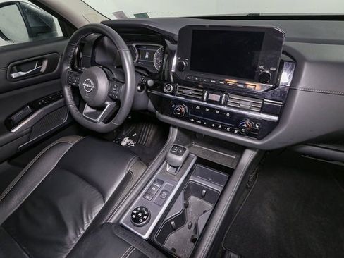 Used 2023 Nissan Pathfinder SL w/ SL Premium Package image 18