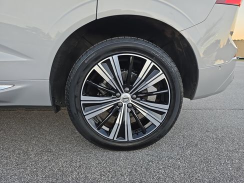 Used 2023 Volvo XC60 B5 Plus w/ Climate Package image 33