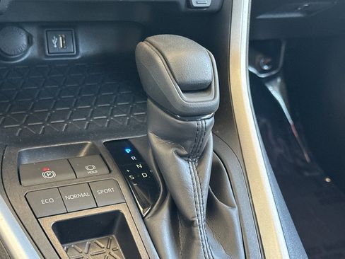 Certified 2025 Toyota RAV4 XLE FWD image 25