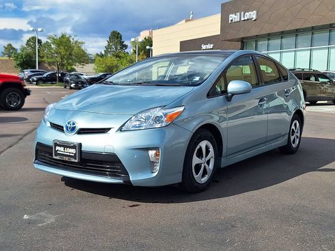 Used 2015 Toyota Prius Three w/ Solar Roof Package FWD image 7