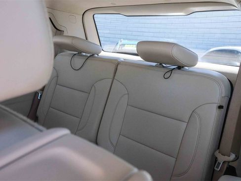 Used 2022 GMC Acadia Denali w/ Denali Ultimate Package image 19