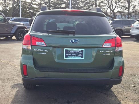 Used 2011 Subaru Outback 3.6R Limited w/ PWR Moonroof Pkg image 12