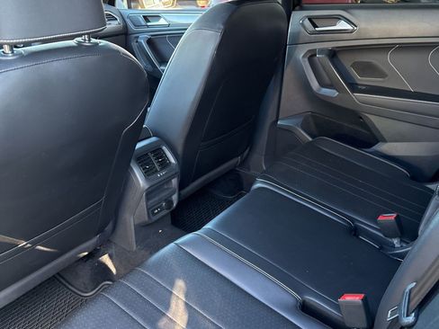 Used 2022 Volkswagen Tiguan SE R-Line image 25
