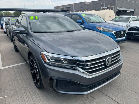 Used 2021 Volkswagen Passat 2.0T R-Line FWD image 5