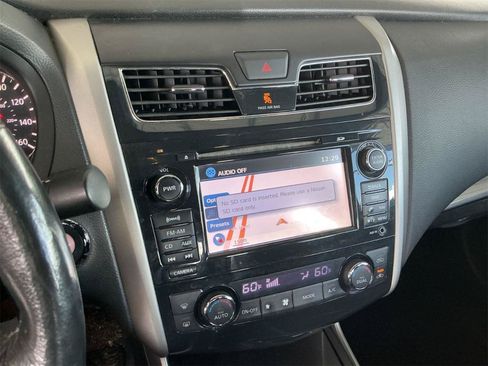 Used 2013 Nissan Altima 2.5 SL w/ Technology Pkg FWD image 11