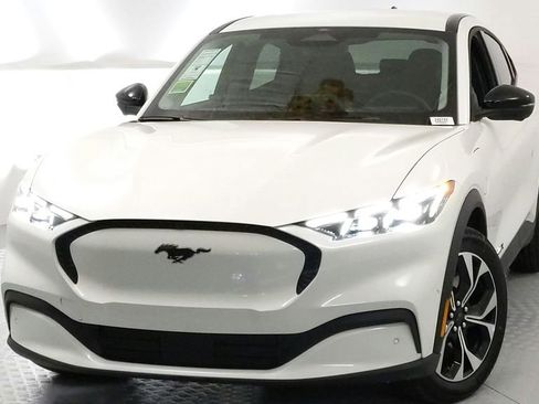 New 2024 Ford Mustang Mach-E Select w/ Comfort Package Lite image 16