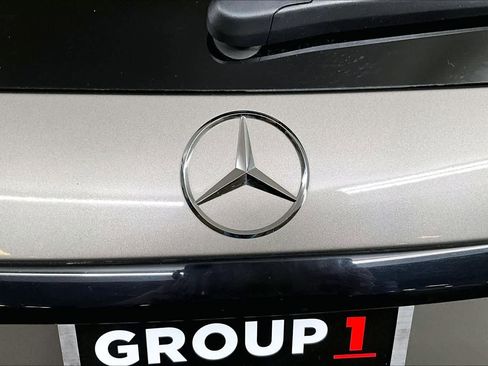 Used 2024 Mercedes-Benz GLC 300 4MATIC image 30