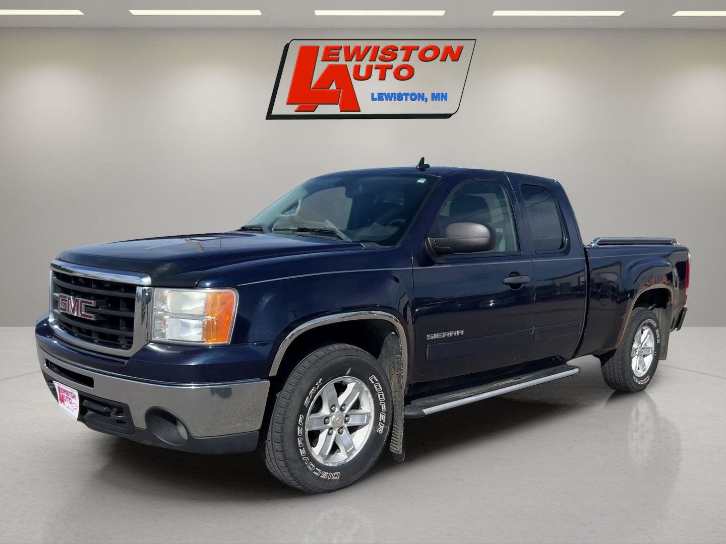 Used 2011 GMC Sierra 1500 SLE AWD/4WD image 1