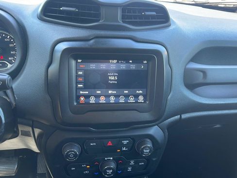 Used 2021 Jeep Renegade Latitude AWD/4WD image 8