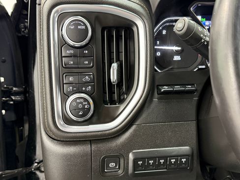 Used 2022 GMC Sierra 2500 AT4 w/ AT4 Premium Plus Package AWD/4WD image 23