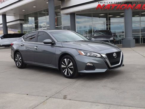 Used 2022 Nissan Altima 2.5 SV AWD/4WD image 8