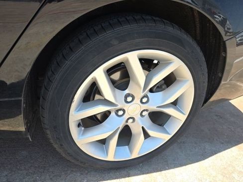 Used 2015 Chevrolet Impala LTZ FWD image 11
