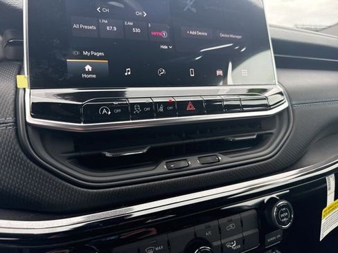 New 2026 Jeep Compass Latitude image 27