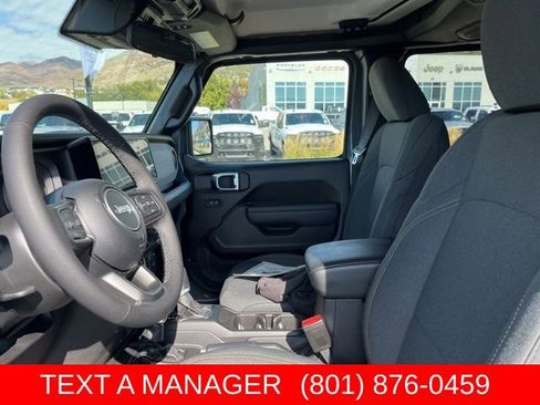 New 2025 Jeep Gladiator Sport AWD/4WD image 12