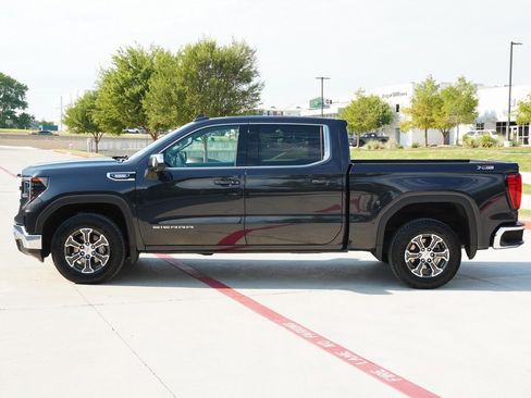 Used 2024 GMC Sierra 1500 SLE image 2