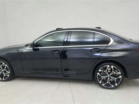 Used 2025 BMW 330i xDrive Sedan image 4