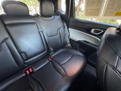 Used 2025 Jeep Compass Limited AWD/4WD image 37