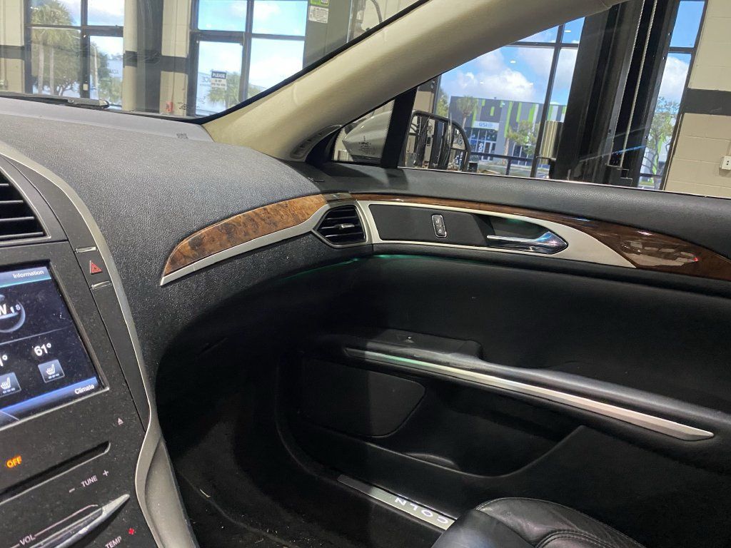 Used 2016 Lincoln MKZ AWD w/ Equipment Group 200A Select image 4
