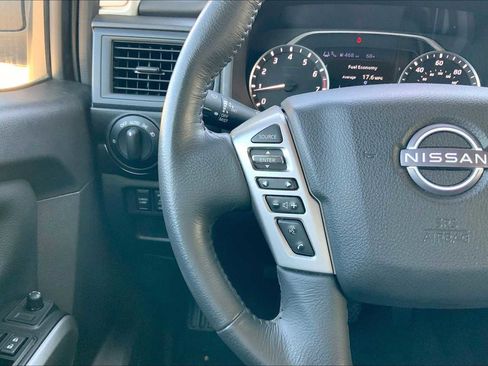 Used 2024 Nissan Titan SV w/ SV Convenience Package image 20