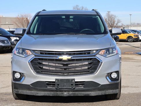 Used 2021 Chevrolet Traverse LT image 2