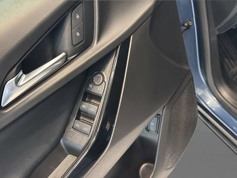 Used 2025 Chevrolet Equinox LT w/ Convenience Package II FWD image 8