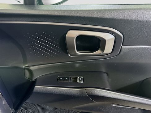 Used 2024 Kia Sorento S image 31