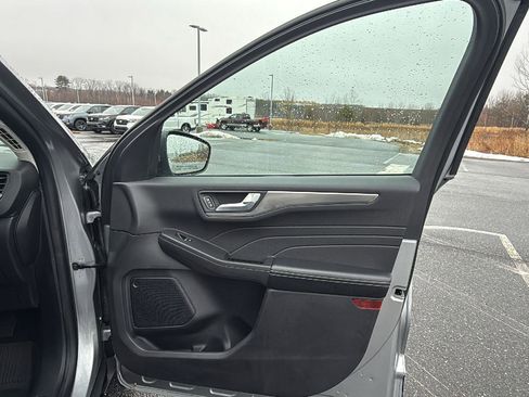 Used 2022 Ford Escape Titanium AWD/4WD image 16