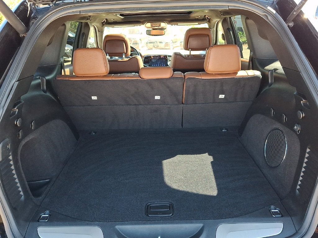 Used 2019 Jeep Grand Cherokee Summit AWD/4WD image 31