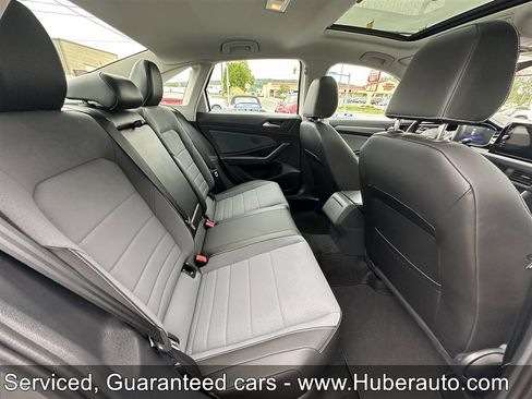 Used 2026 Volkswagen Jetta SE FWD image 10