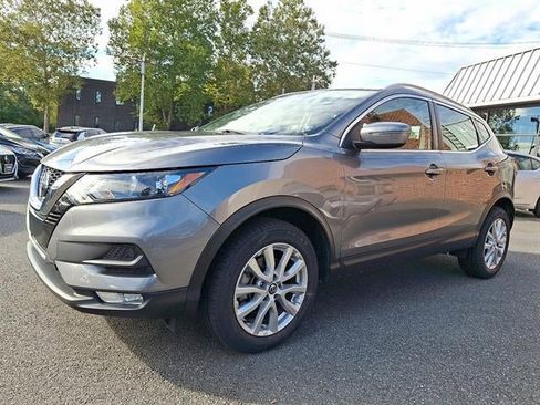 Used 2022 Nissan Rogue Sport SV image 3