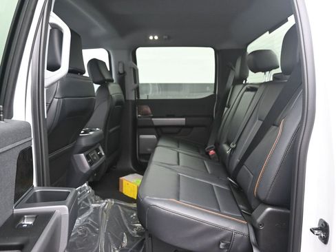 New 2026 Ford F250 Lariat w/ Black Appearance Package image 27