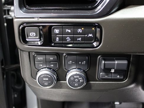 Used 2025 GMC Yukon XL AT4 w/ Premium Trailering Package image 24