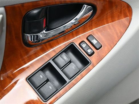 Used 2011 Toyota Camry XLE image 20