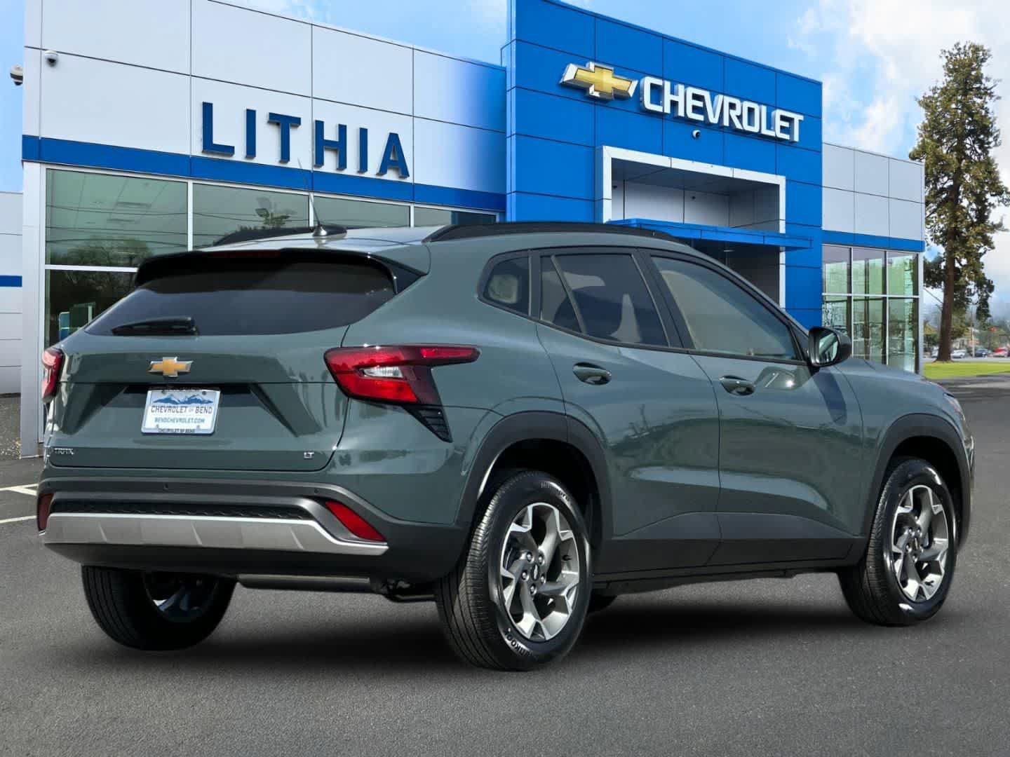 New 2026 Chevrolet Trax LT w/ Driver Confidence Package FWD image 2