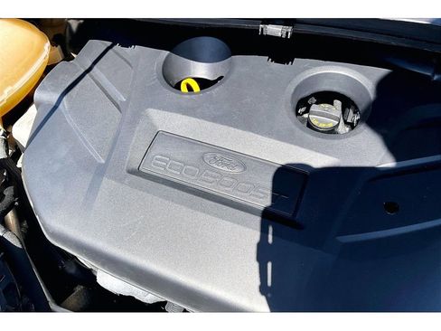 Used 2017 Ford Escape SE w/ Equipment Group 201A FWD image 30