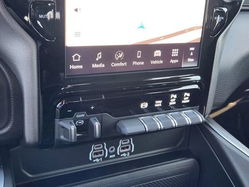 New 2026 RAM 2500 Big Horn AWD/4WD image 14