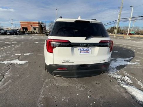Used 2023 GMC Acadia SLT w/ Elevation Edition image 7