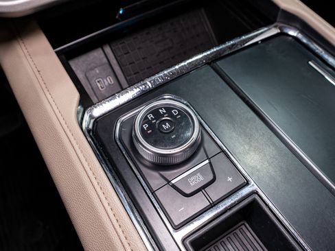 Used 2022 Ford Expedition Max XLT image 24