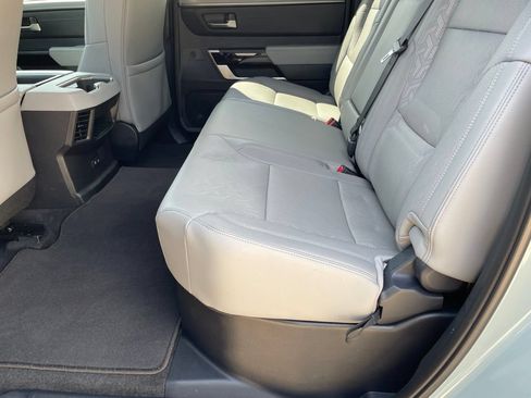 Used 2025 Toyota Tundra Limited AWD/4WD image 17