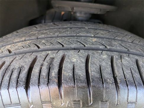 Used 2023 Ford Explorer XLT w/ Equipment Group 202A image 11